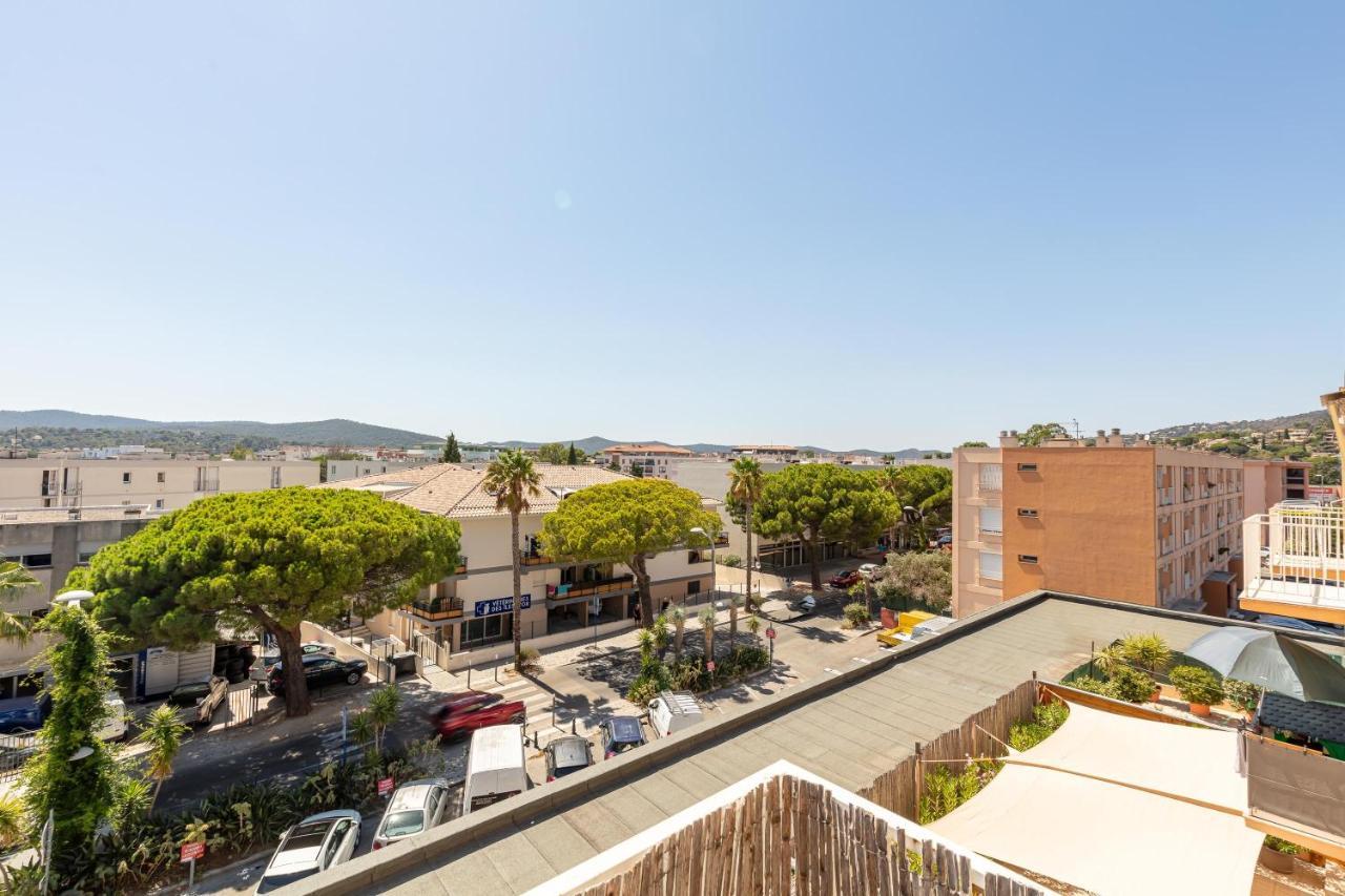 Le Blue Sea - Appt Classe 3 Etoiles A 650M De La Plage Le Lavandou Bagian luar foto