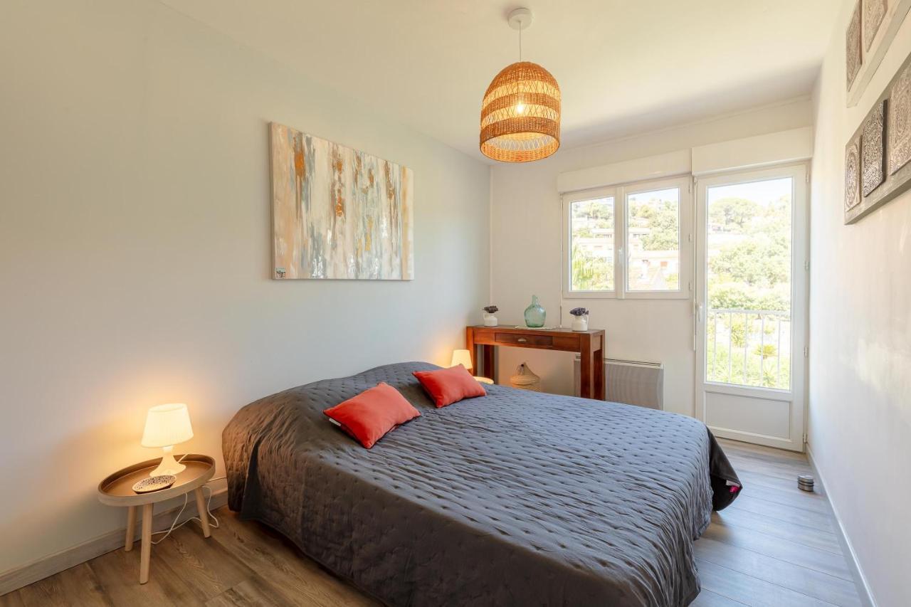 Le Blue Sea - Appt Classe 3 Etoiles A 650M De La Plage Le Lavandou Bagian luar foto