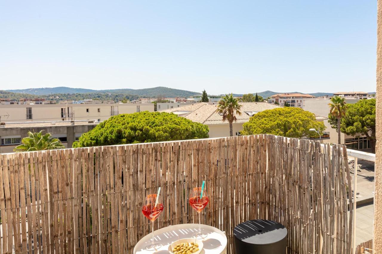 Le Blue Sea - Appt Classe 3 Etoiles A 650M De La Plage Le Lavandou Bagian luar foto