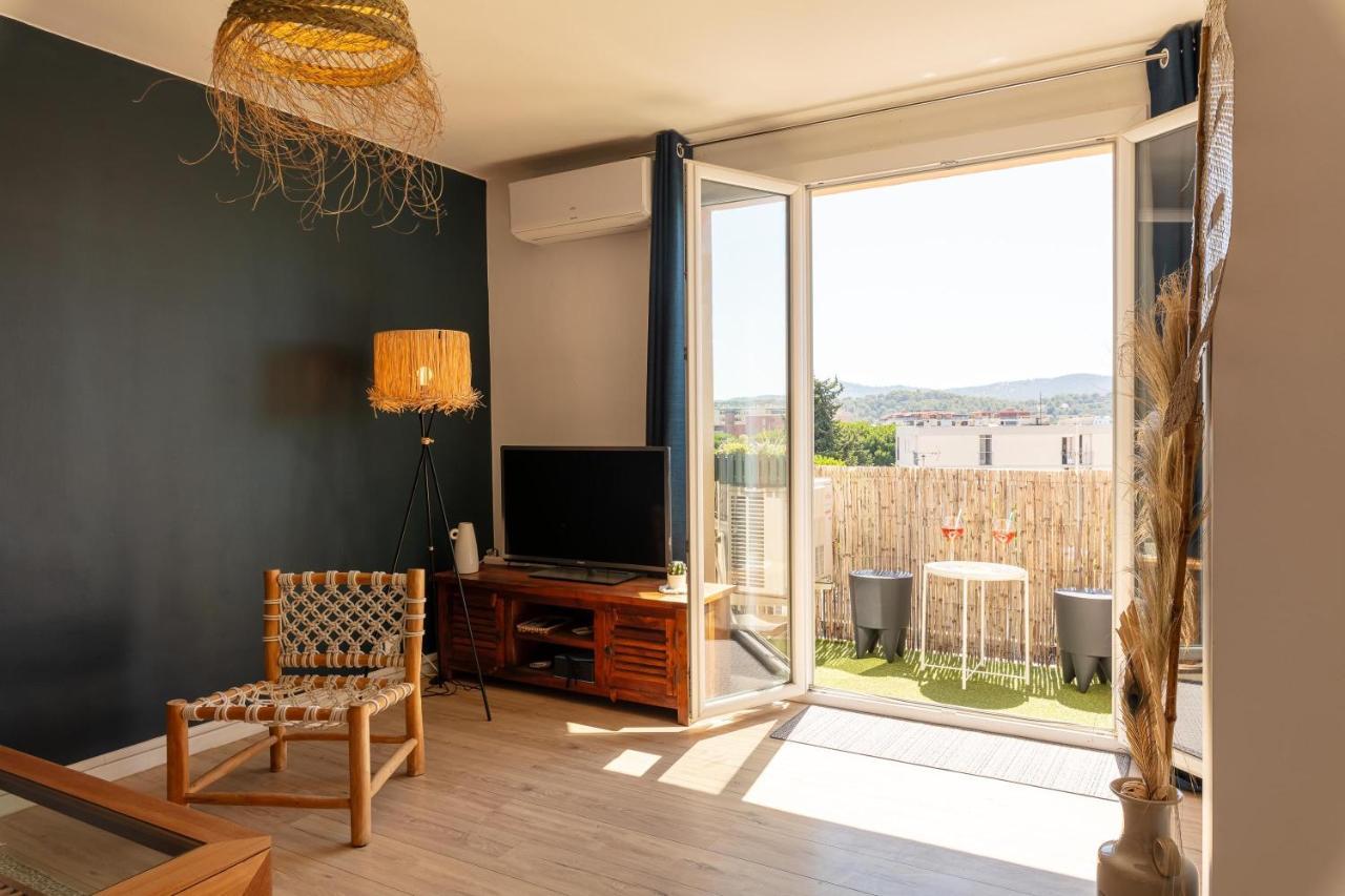 Le Blue Sea - Appt Classe 3 Etoiles A 650M De La Plage Le Lavandou Bagian luar foto