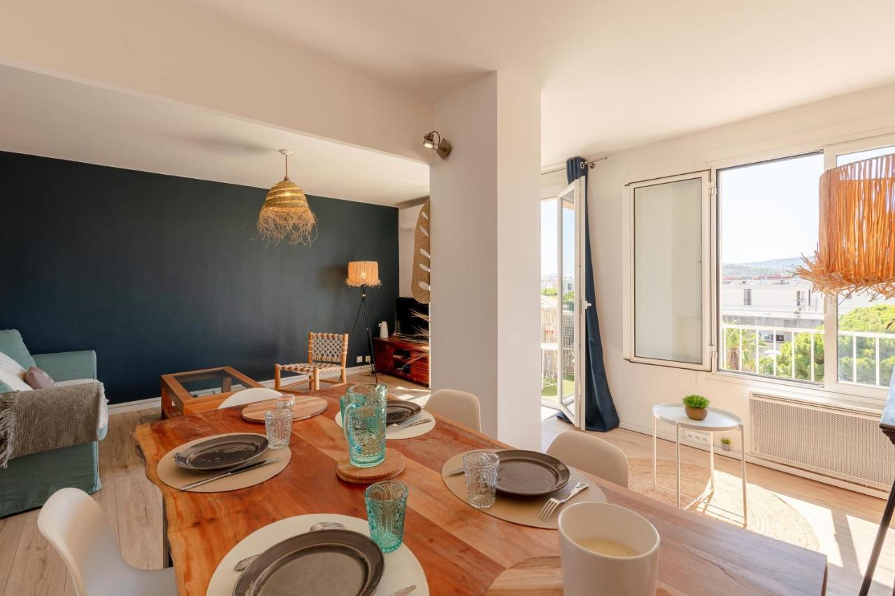 Le Blue Sea - Appt Classe 3 Etoiles A 650M De La Plage Le Lavandou Bagian luar foto